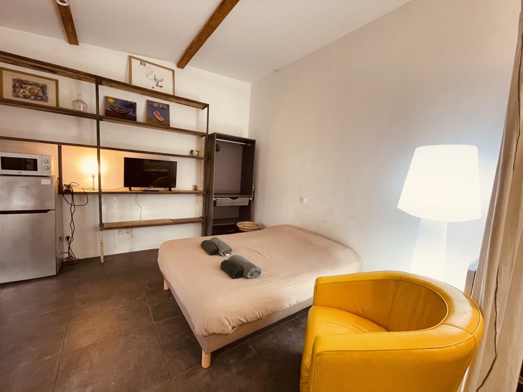 espace bureau du Studio Esprit Loft à Nîmes